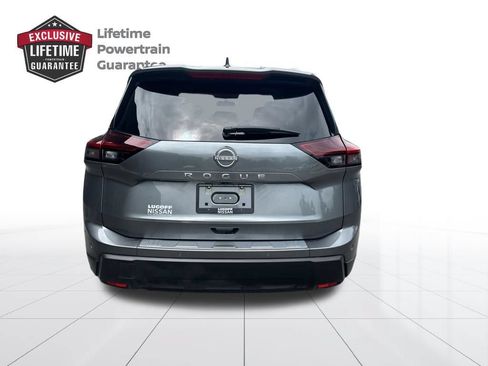 Certified 2026 Nissan Rogue SV w/ SV Premium Package FWD image 4