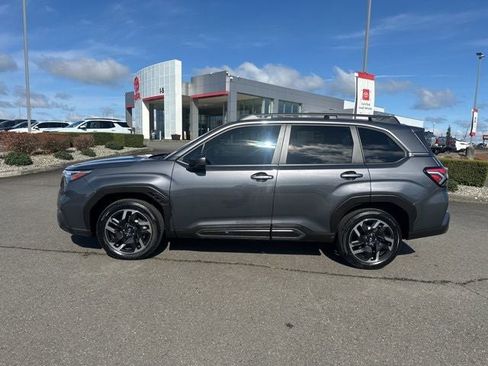 Used 2025 Subaru Forester Limited image 10