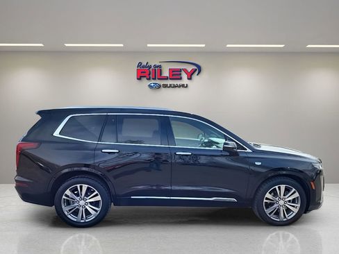 Used 2023 Cadillac XT6 Premium Luxury image 7