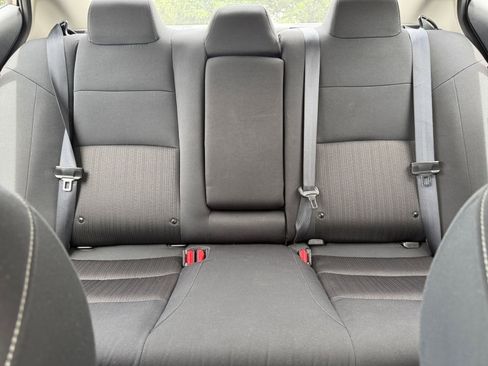 Used 2025 Nissan Altima 2.5 SV FWD image 38