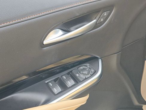 Used 2024 Cadillac XT4 Luxury w/ Cold Weather Package FWD image 12