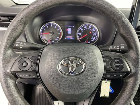Used 2022 Toyota RAV4 LE image 14