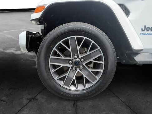 Used 2024 Jeep Wrangler High Altitude AWD/4WD image 14