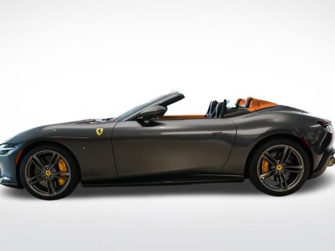 Used 2025 Ferrari Roma Spider RWD image 2