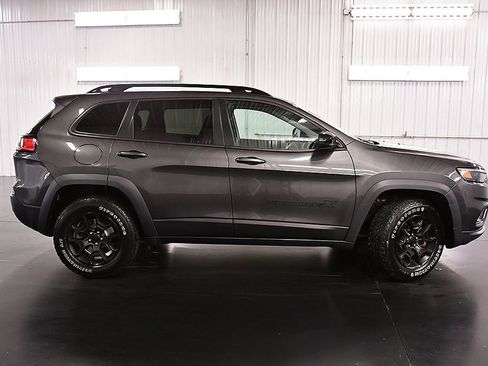 Used 2022 Jeep Cherokee Latitude AWD/4WD image 9