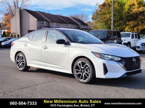 Used 2025 Nissan Sentra SR image 7