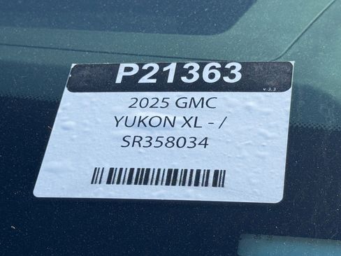 Used 2025 GMC Yukon XL Denali AWD/4WD image 32