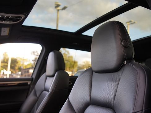 Used 2014 Porsche Cayenne S image 6