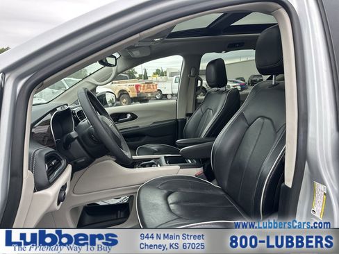 Used 2024 Chrysler Pacifica Limited FWD image 10