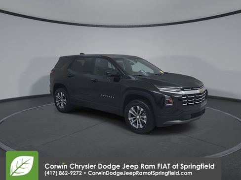 Used 2026 Chevrolet Equinox LT FWD image 3