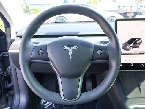 Used 2023 Tesla Model 3 Standard Range image 44