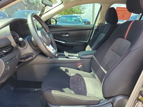 Certified 2025 Nissan Sentra SR FWD image 13