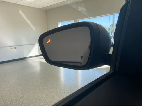 Used 2022 Ford Escape SE image 37