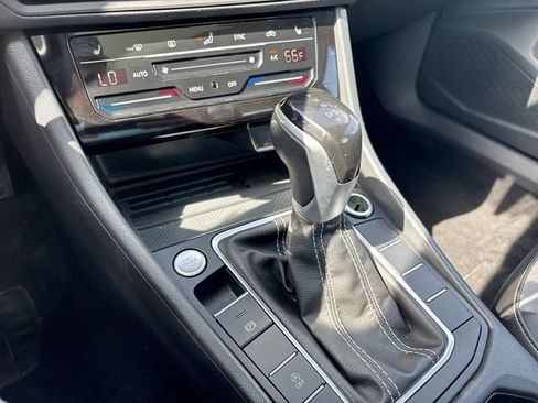 Used 2025 Volkswagen Jetta SE FWD image 19
