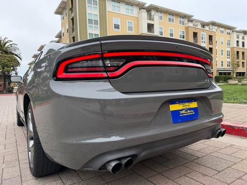Used 2017 Dodge Charger R/T w/ Navigation & Travel Group RWD image 12