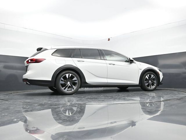 Used 2018 Buick Regal Essence w/ Driver Confidence Package #1 AWD/4WD image 45
