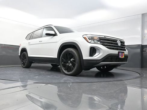 New 2026 Volkswagen Atlas SE image 21