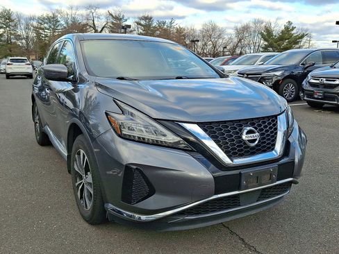 Used 2019 Nissan Murano S image 2