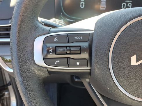 Used 2025 Kia Sportage LX FWD image 20