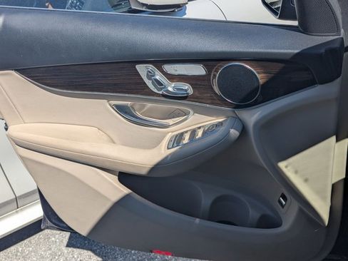 Used 2021 Mercedes-Benz GLC 300 image 12