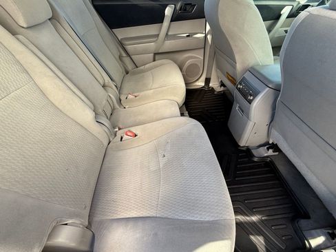 Used 2010 Toyota Highlander 2WD image 29