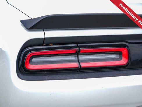 Used 2020 Dodge Challenger SXT RWD image 9