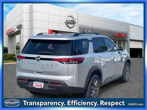 Certified 2024 Nissan Pathfinder SV image 6