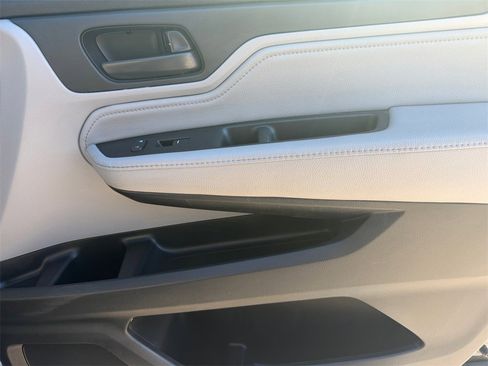 Used 2018 Honda Odyssey Touring image 11
