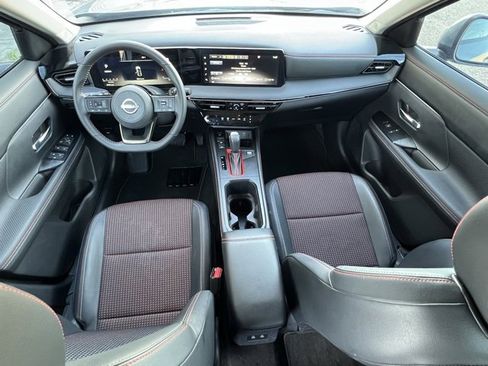 Certified 2025 Nissan Kicks SR image 14