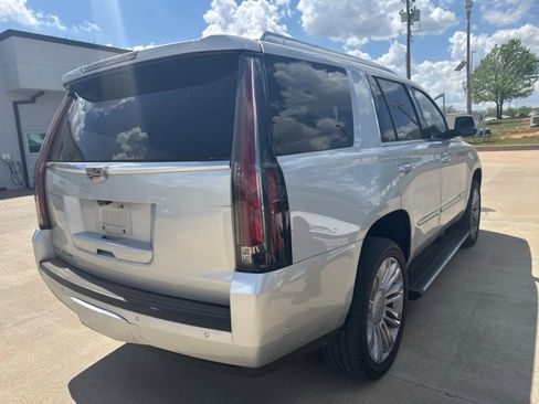 Used 2020 Cadillac Escalade Platinum AWD/4WD image 3