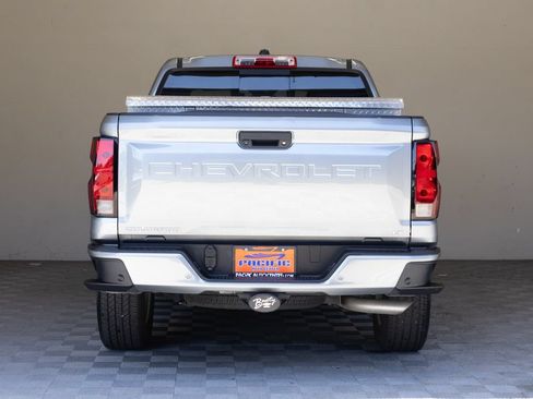 Used 2024 Chevrolet Colorado LT w/ LT Convenience Package II RWD image 12