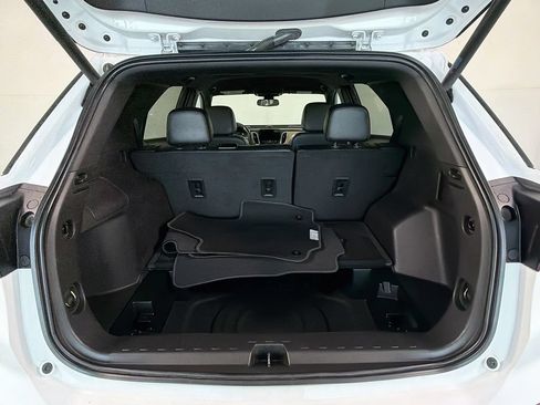 Used 2023 Chevrolet Equinox Premier AWD/4WD image 28