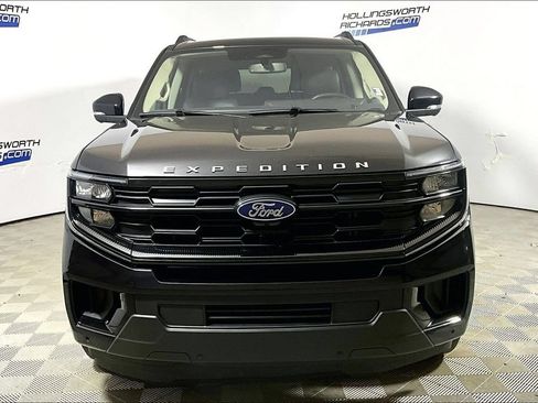 Certified 2025 Ford Expedition Max Active AWD/4WD image 2