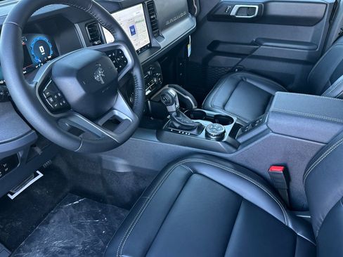 New 2025 Ford Bronco Badlands image 10