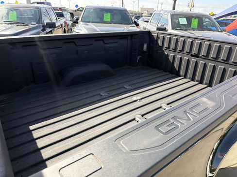 Used 2025 GMC Sierra 2500 AT4X AWD/4WD image 12