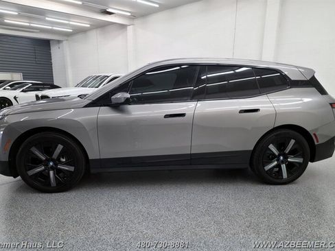 Used 2024 BMW iX xDrive50 w/ Premium Package AWD/4WD image 6