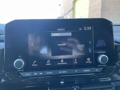 Used 2024 Nissan Pathfinder SV w/ Lighting Package (N92) image 33