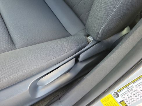 Used 2023 Toyota Corolla LE w/ LE Convenience Package FWD image 11