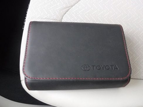 Used 2022 Toyota Camry XLE w/ Navigation Upgrade Package image 40