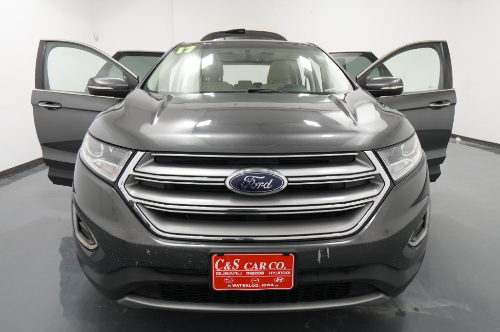 Used 2017 Ford Edge Titanium w/ Technology Package AWD/4WD image 33