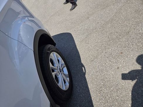 Used 2019 Ford Escape SE FWD image 22
