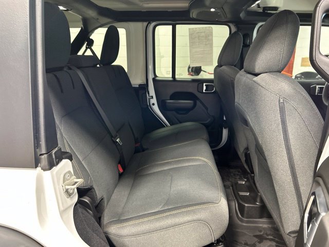 Used 2024 Jeep Wrangler Unlimited AWD/4WD image 17