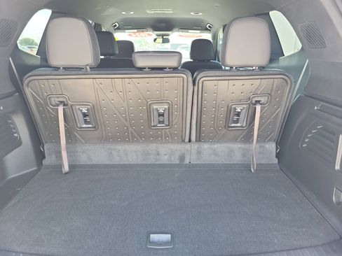 Used 2024 GMC Acadia Elevation image 13