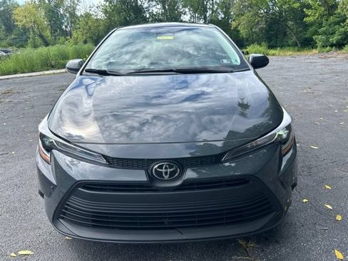 Used 2025 Toyota Corolla LE FWD image 9