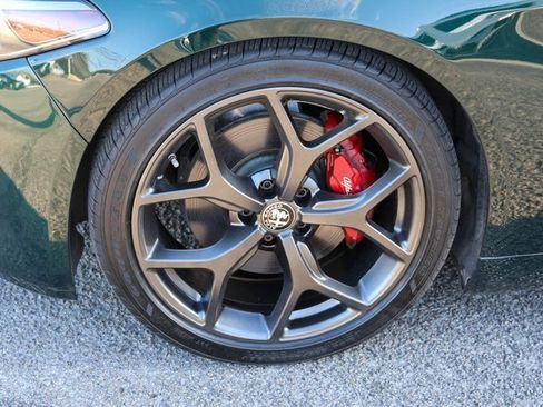 Used 2020 Alfa Romeo Giulia w/ Nero Edizione image 7