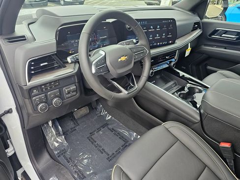 New 2026 Chevrolet Suburban Premier image 22
