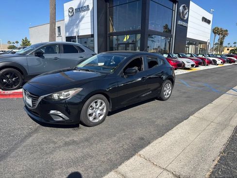Used 2016 MAZDA MAZDA3 i Sport FWD image 7