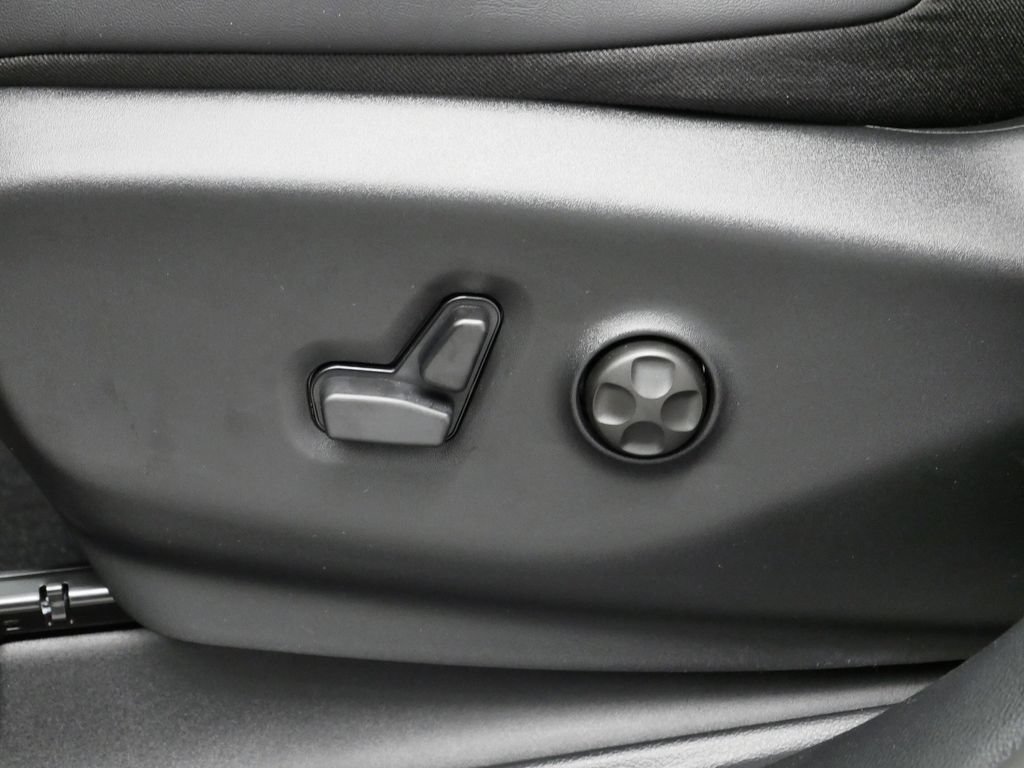 New 2026 Chrysler Pacifica Select AWD/4WD image 19