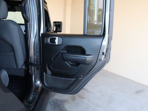 Used 2024 Jeep Gladiator Sport AWD/4WD image 45