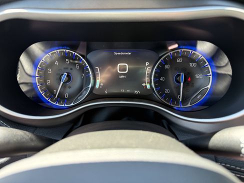 New 2027 Chrysler Pacifica Select FWD image 11